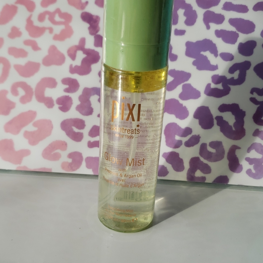 Pixie Skintreats Glow Mist